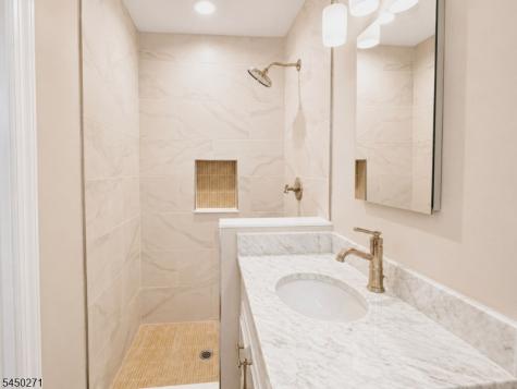 220 Brook Valley Road Montville NJ 07082