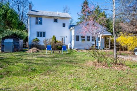 16 Skytop Road Lebanon NJ 07853