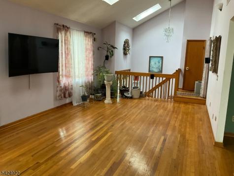 910 Orchard Terrace Linden NJ 07036