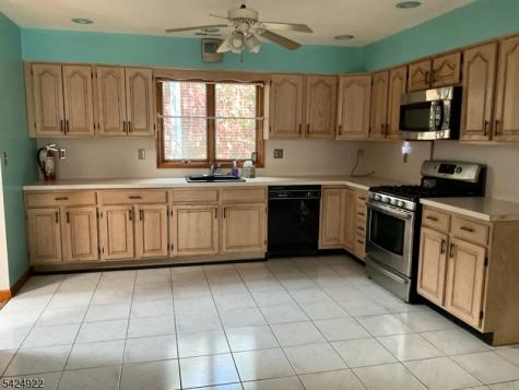 910 Orchard Terrace Linden NJ 07036