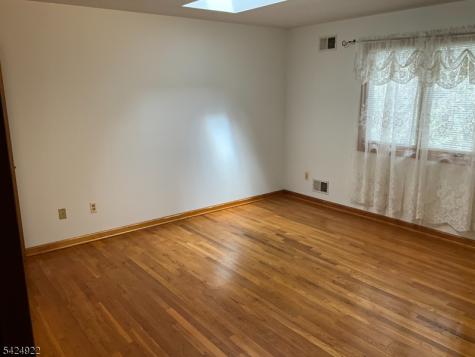 910 Orchard Terrace Linden NJ 07036