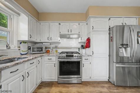 714 5TH Street Carlstadt NJ 07072