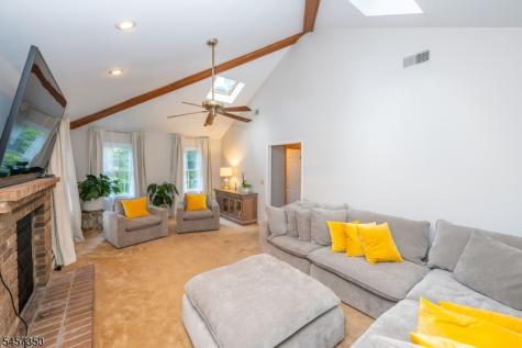 4 Fern Court Roxbury NJ 07836