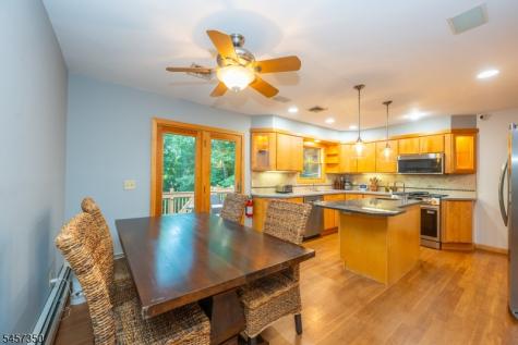 4 Fern Court Roxbury NJ 07836