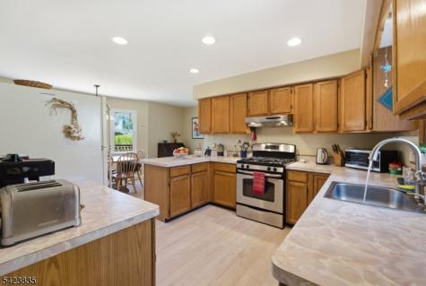 3 Brown Court Clinton NJ 08801