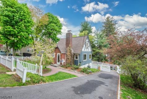372 E Shore Trail Sparta NJ 07871