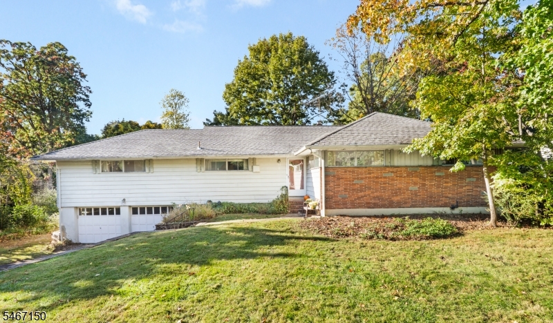 11 Hamilton Drive East North Caldwell NJ 07006