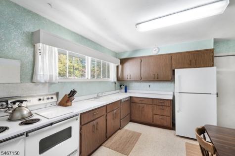 11 Hamilton Drive East North Caldwell NJ 07006
