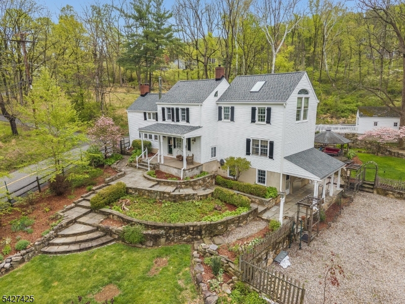 499 Shire Road Holland NJ 08848