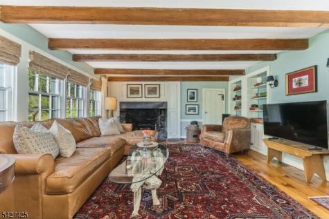 499 Shire Road Holland NJ 08848