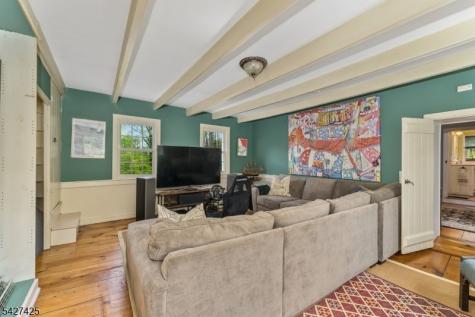 499 Shire Road Holland NJ 08848