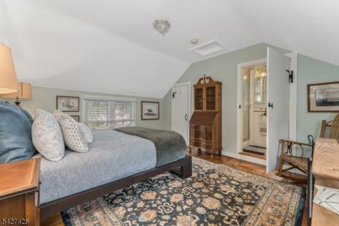 499 Shire Road Holland NJ 08848