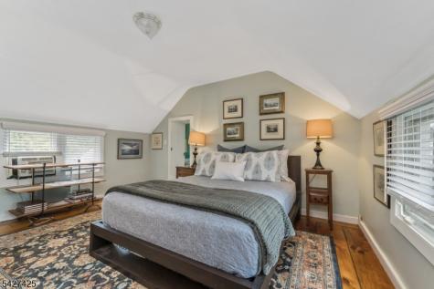 499 Shire Road Holland NJ 08848