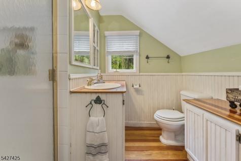 499 Shire Road Holland NJ 08848