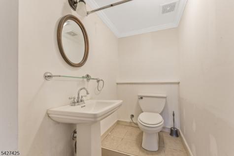 499 Shire Road Holland NJ 08848