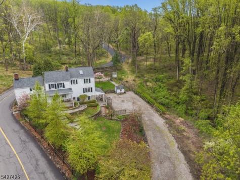 499 Shire Road Holland NJ 08848