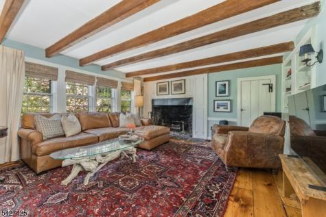 499 Shire Road Holland NJ 08848