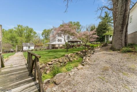 499 Shire Road Holland NJ 08848
