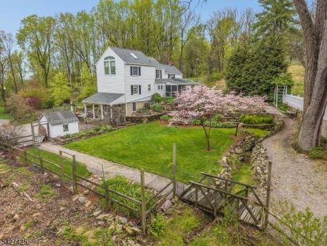 499 Shire Road Holland NJ 08848