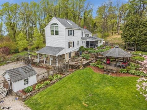 499 Shire Road Holland NJ 08848