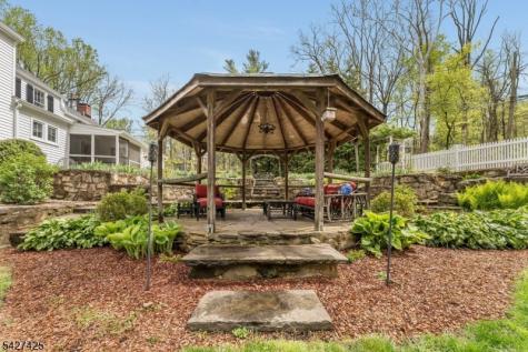 499 Shire Road Holland NJ 08848