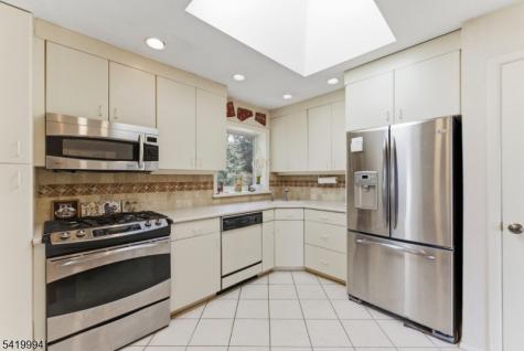 11 Pilgrim Way Wayne NJ 07470