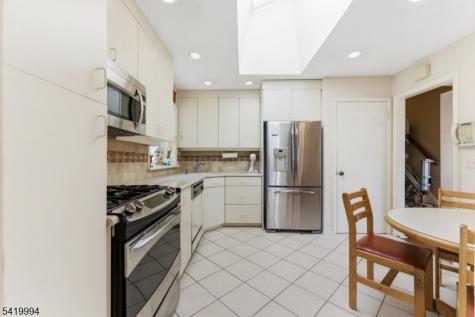 11 Pilgrim Way Wayne NJ 07470