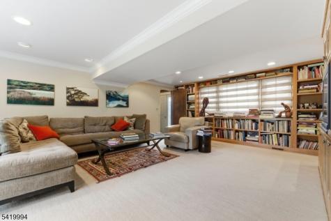 11 Pilgrim Way Wayne NJ 07470