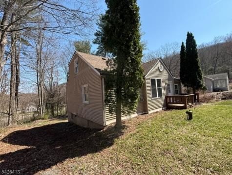 15 River Drive Jefferson NJ 07885