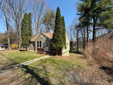 15 River Drive Jefferson NJ 07885