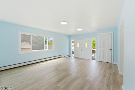 221 W End Avenue Hopatcong NJ 07843