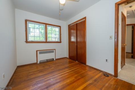 60 Sutton Avenue Totowa NJ 07512
