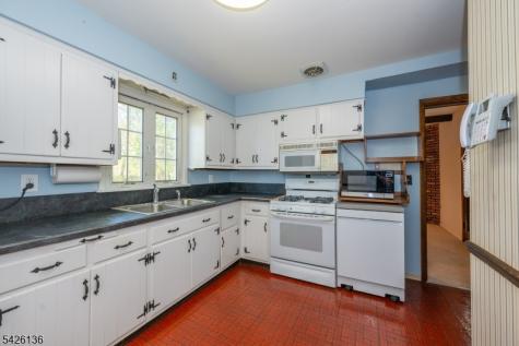 60 Sutton Avenue Totowa NJ 07512
