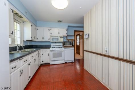60 Sutton Avenue Totowa NJ 07512