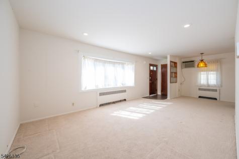 60 Sutton Avenue Totowa NJ 07512