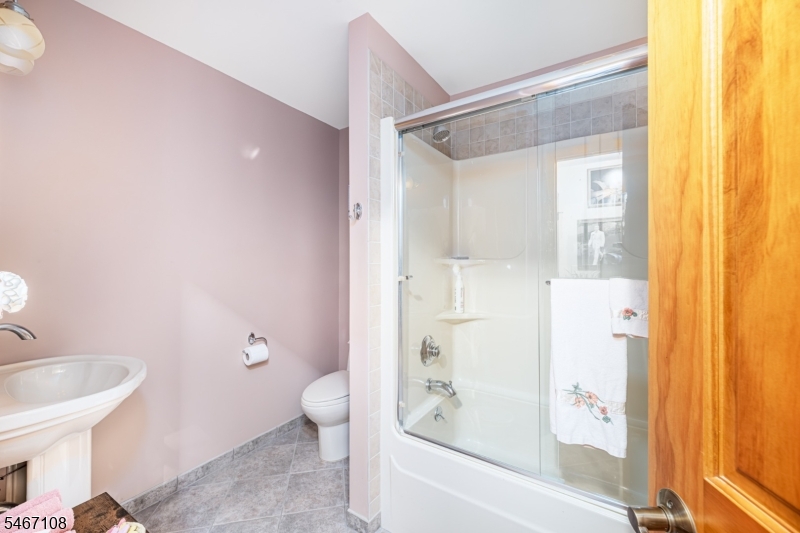 48 Sand Pond Road Hardyston NJ 07419