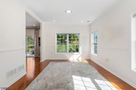 24 Bluffs Court Hamburg NJ 07419
