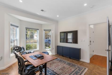 24 Bluffs Court Hamburg NJ 07419
