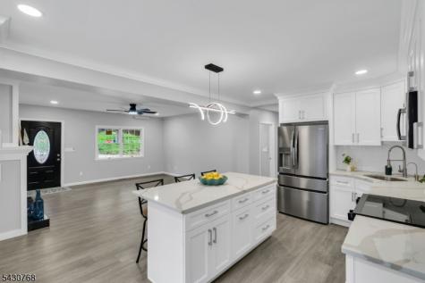 385 Maxim Drive Hopatcong NJ 07843