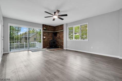 385 Maxim Drive Hopatcong NJ 07843