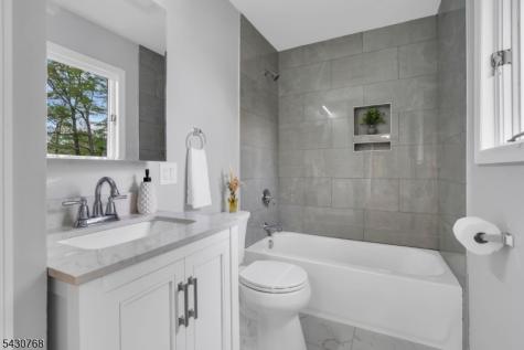 385 Maxim Drive Hopatcong NJ 07843