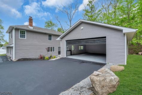 385 Maxim Drive Hopatcong NJ 07843