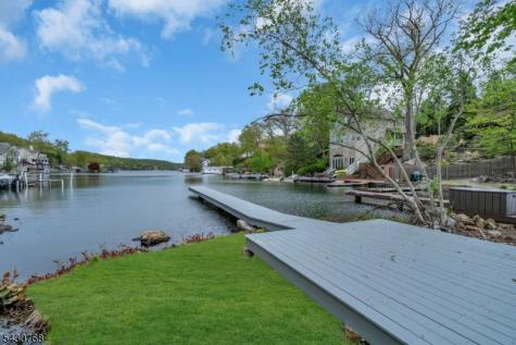 385 Maxim Drive Hopatcong NJ 07843
