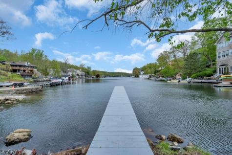 385 Maxim Drive Hopatcong NJ 07843