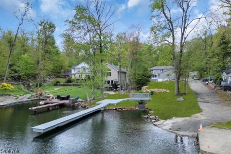 385 Maxim Drive Hopatcong NJ 07843