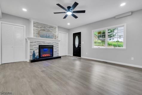 385 Maxim Drive Hopatcong NJ 07843