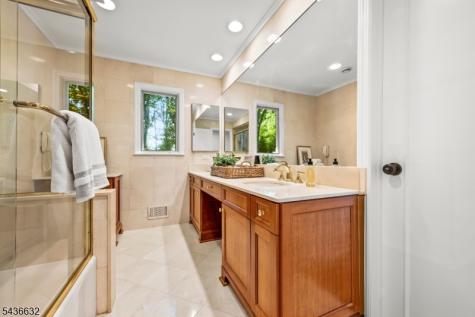 15 Heritage Lane Scotch Plains NJ 07076