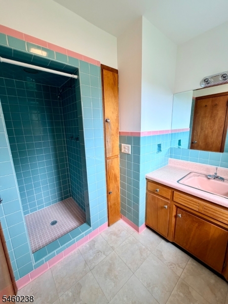 12 Raritan Avenue Raritan NJ 08822