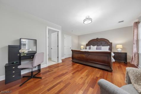 21 Winding Way West Orange NJ 07052