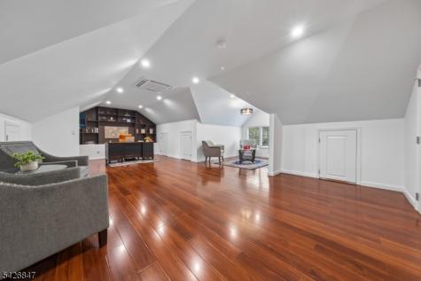 21 Winding Way West Orange NJ 07052